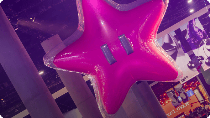 Inflatable star at a TwitchCon event